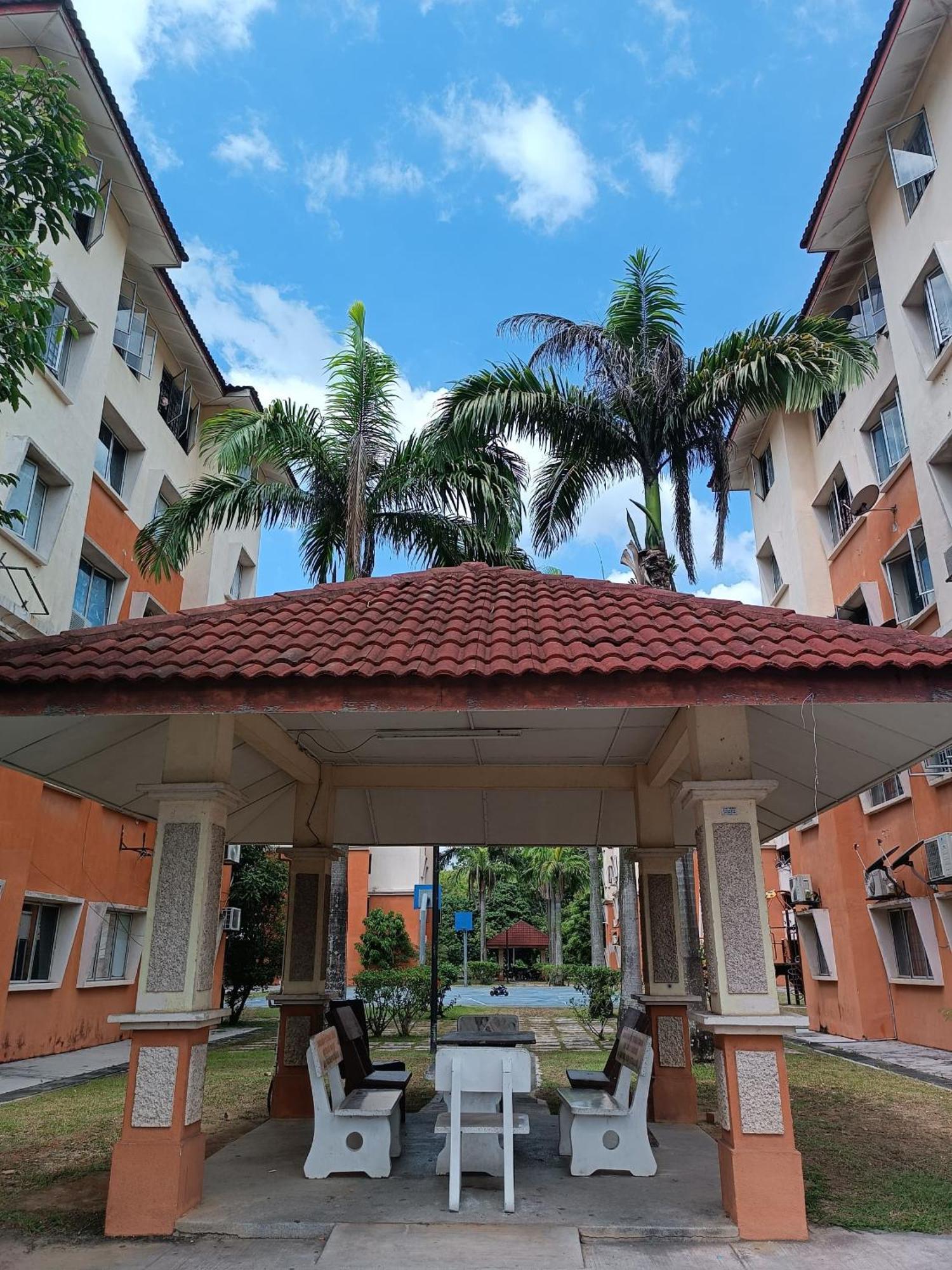 M.Fr Homestay Pangsapuri Putra Damai Putrajaya Buitenkant foto