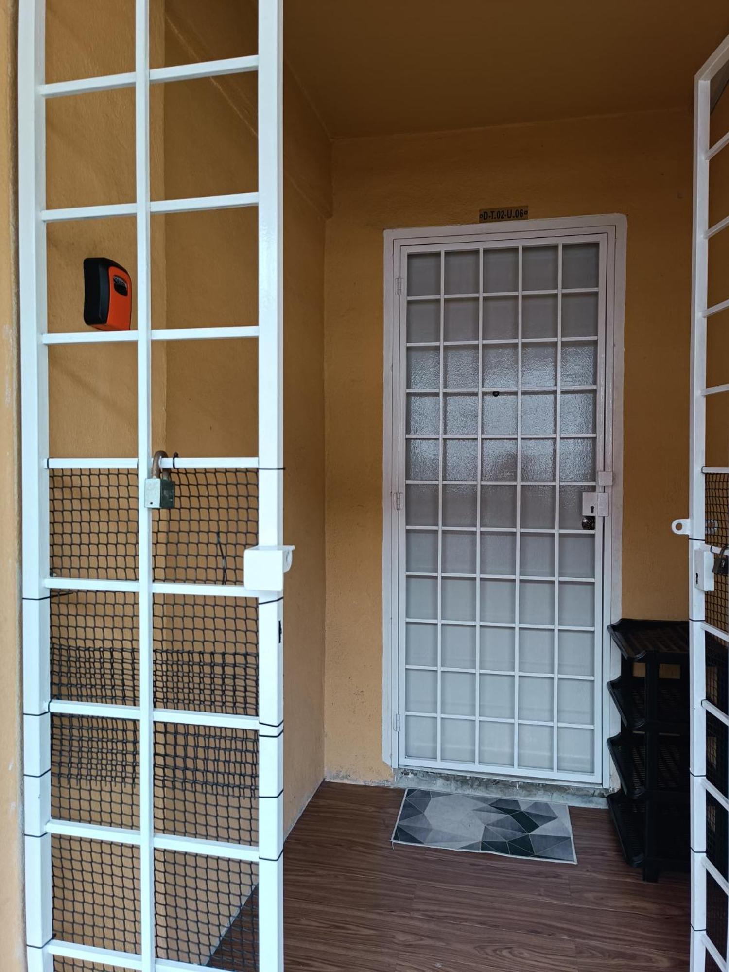 M.Fr Homestay Pangsapuri Putra Damai Putrajaya Buitenkant foto